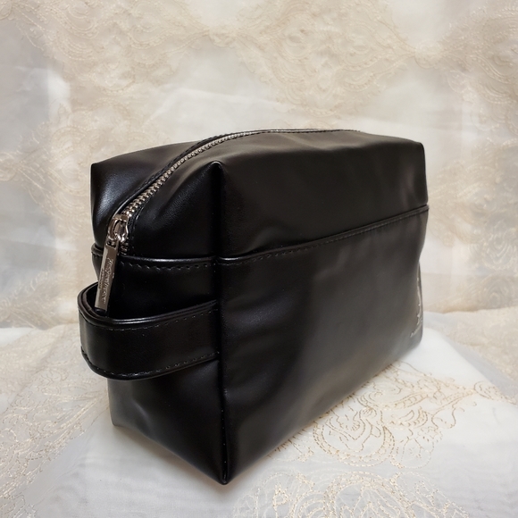 YSL Parfums Grooming Bag - Picture 7 of 15
